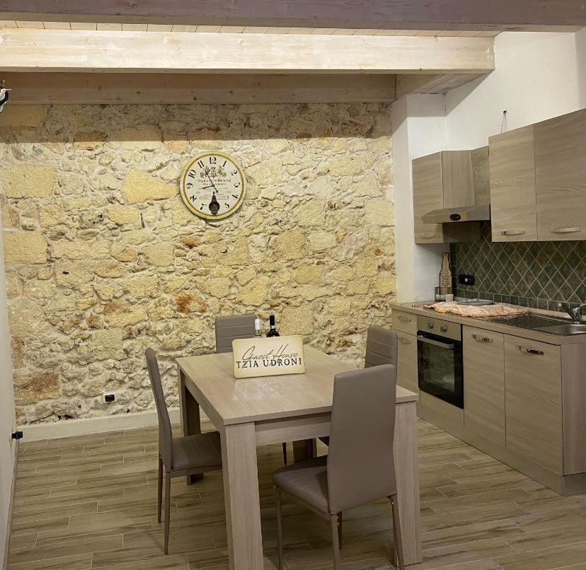 Guest House Tzia Udroni Ossi Luaran gambar
